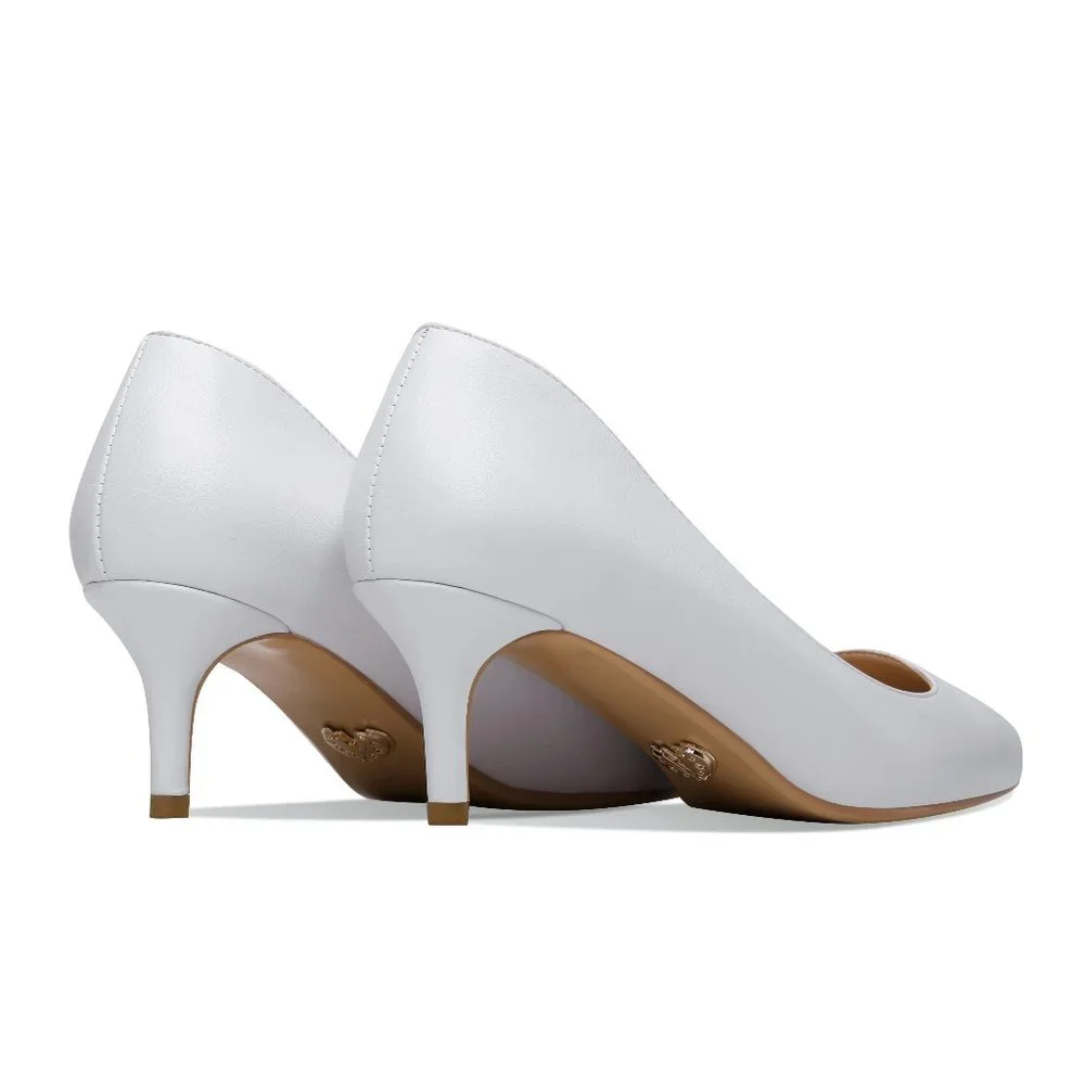 Petit Cadeau Valerie - Comfy Kitten Heel Pumps with 2.5" Heels. White. NEW! - Picture 3 of 6